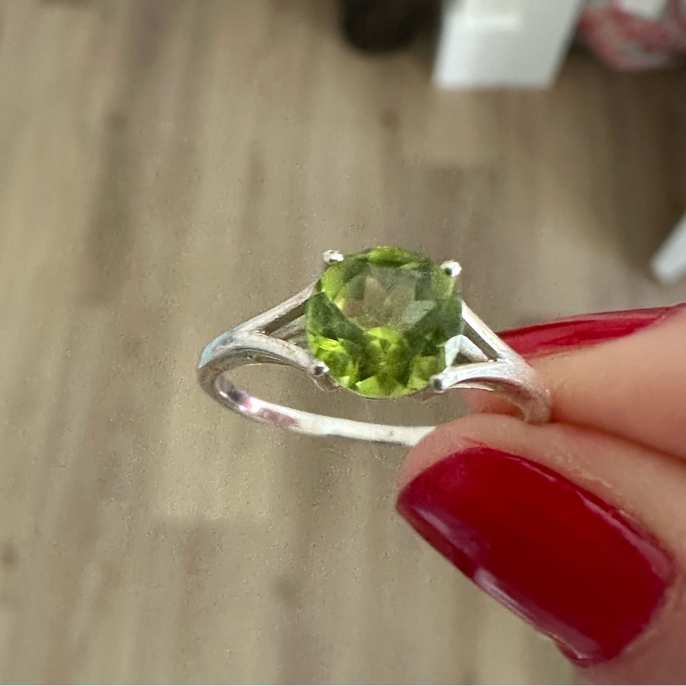 Sterling Silver Green Peridot Ring Size 7.5